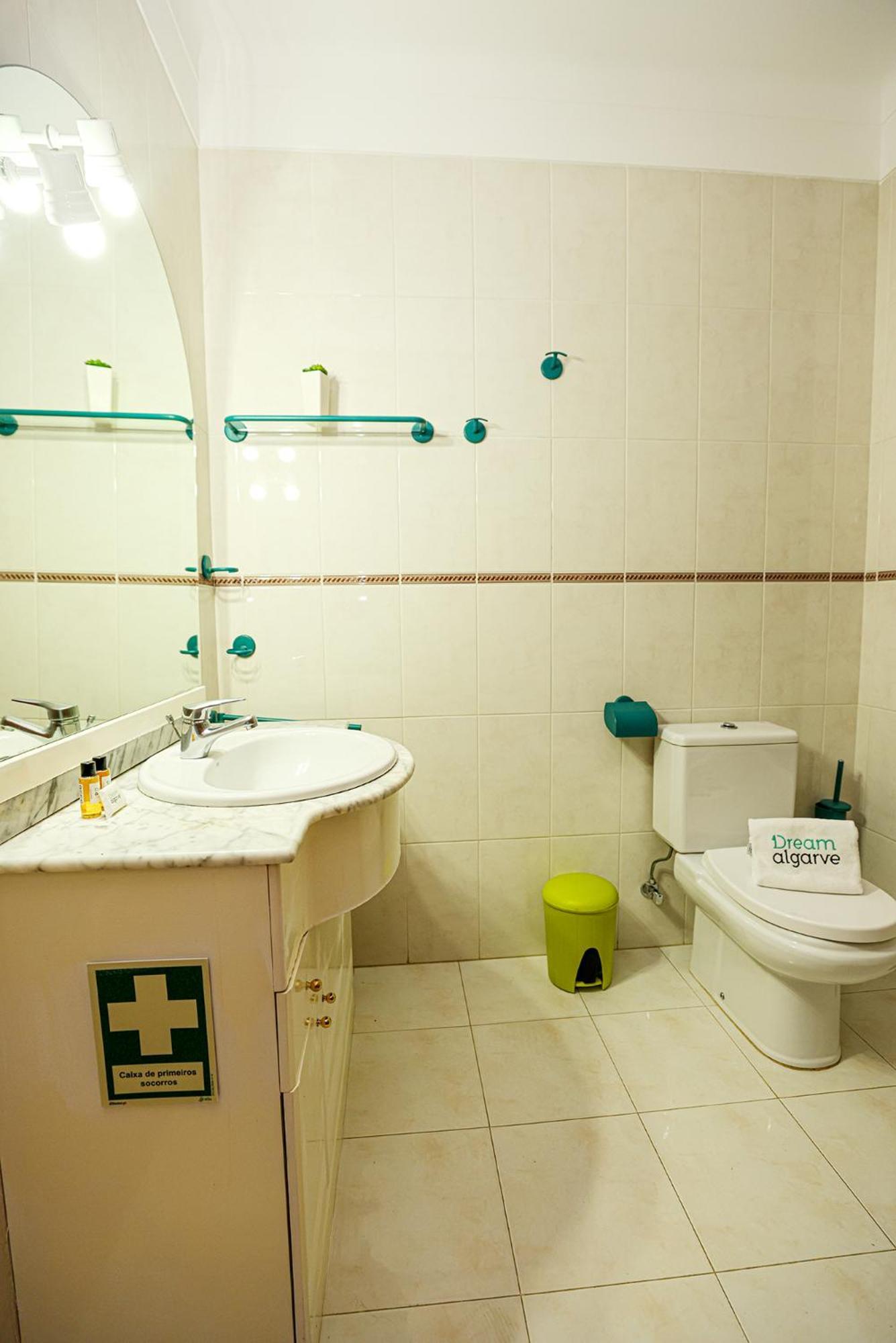 P - Meia-Praia Seaview Guesthouse Lagos Exterior photo